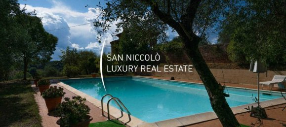 4 bedrooms Villa in Siena, Italy No. 196387 7