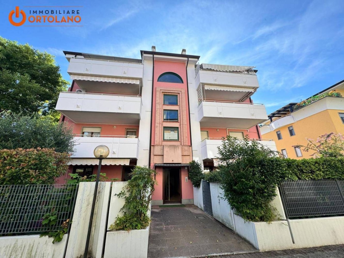 Apartamento de 2 dormitorios en Gorizia, Italy No. 294170