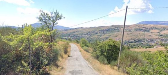 7-Zimmer Wohnung in Pignola, Italy, Nr. 97655 2