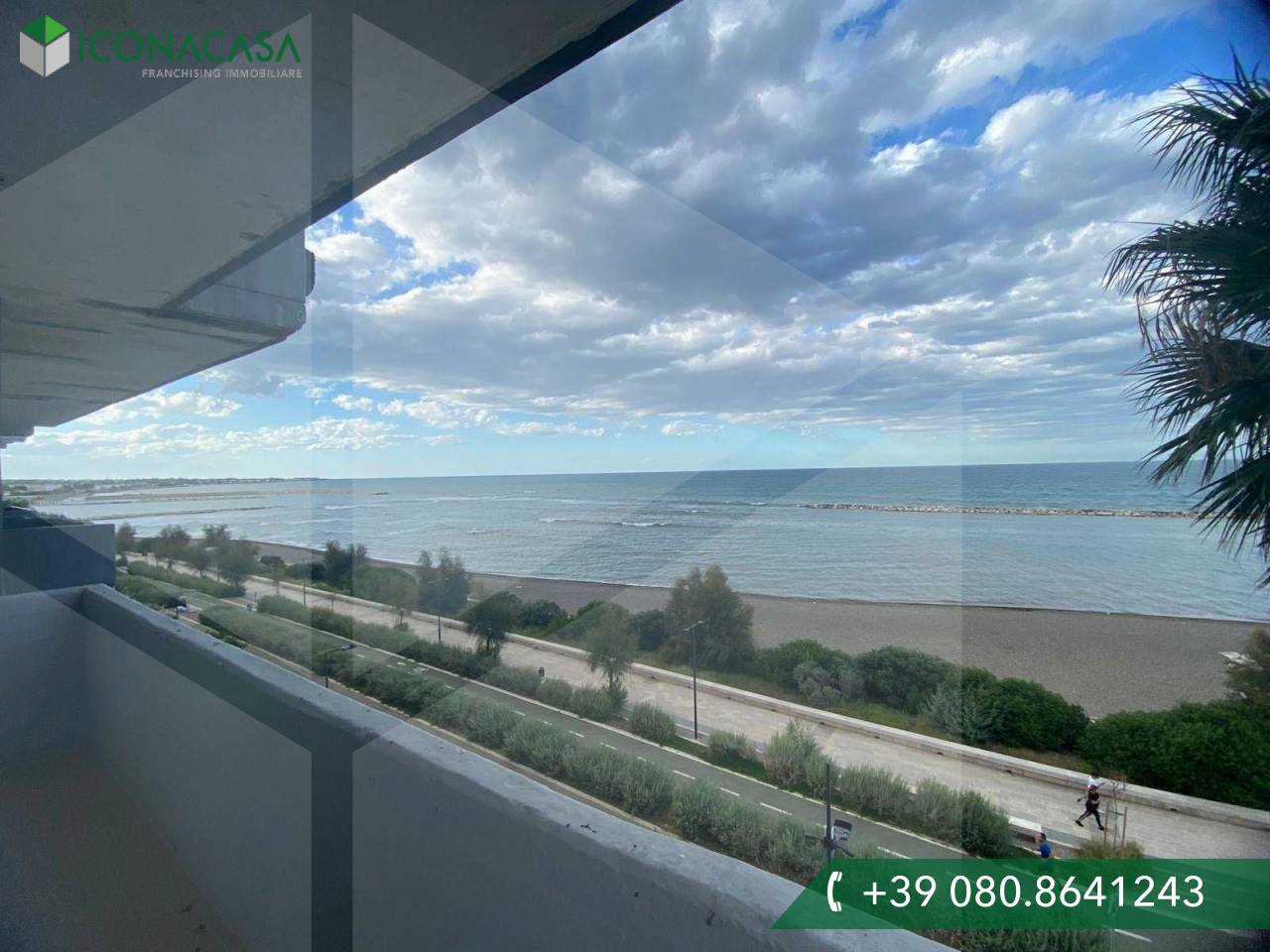 4 rooms Apartment in Bari, Italy No. 29417