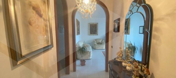 4 rooms Apartment in Bari, Italy No. 29417 2