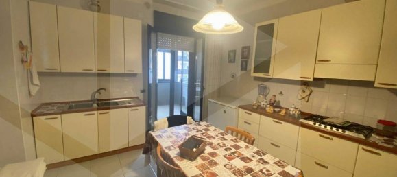 4 rooms Apartment in Bari, Italy No. 29417 12