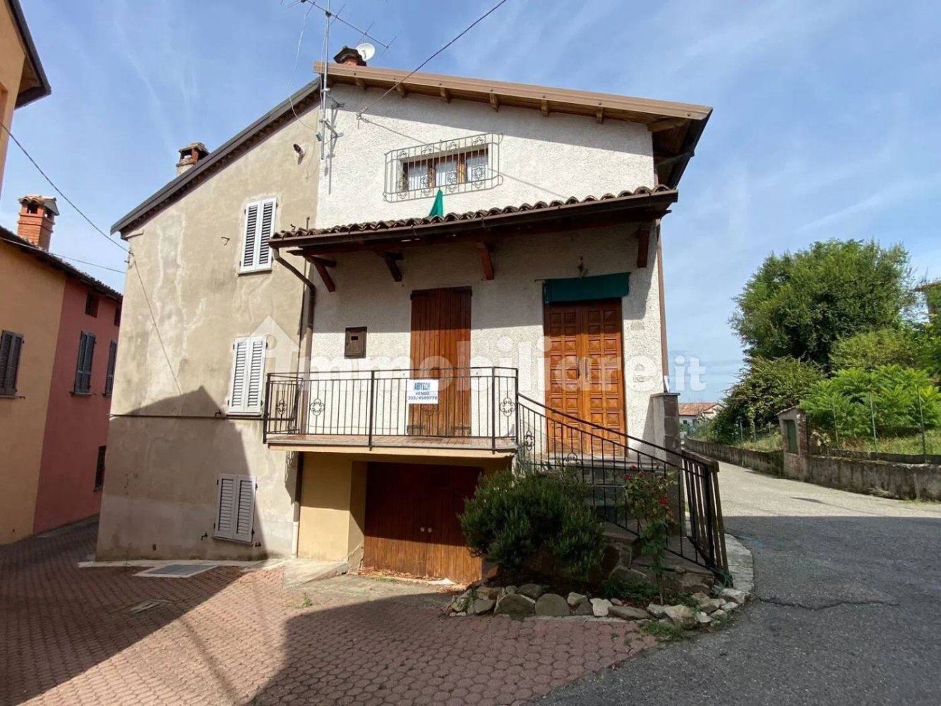 3 bedrooms Villa in Ziano Piacentino, Italy No. 172448