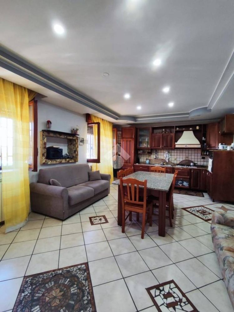 4 bedrooms Apartment in Afragola, Italy No. 357751