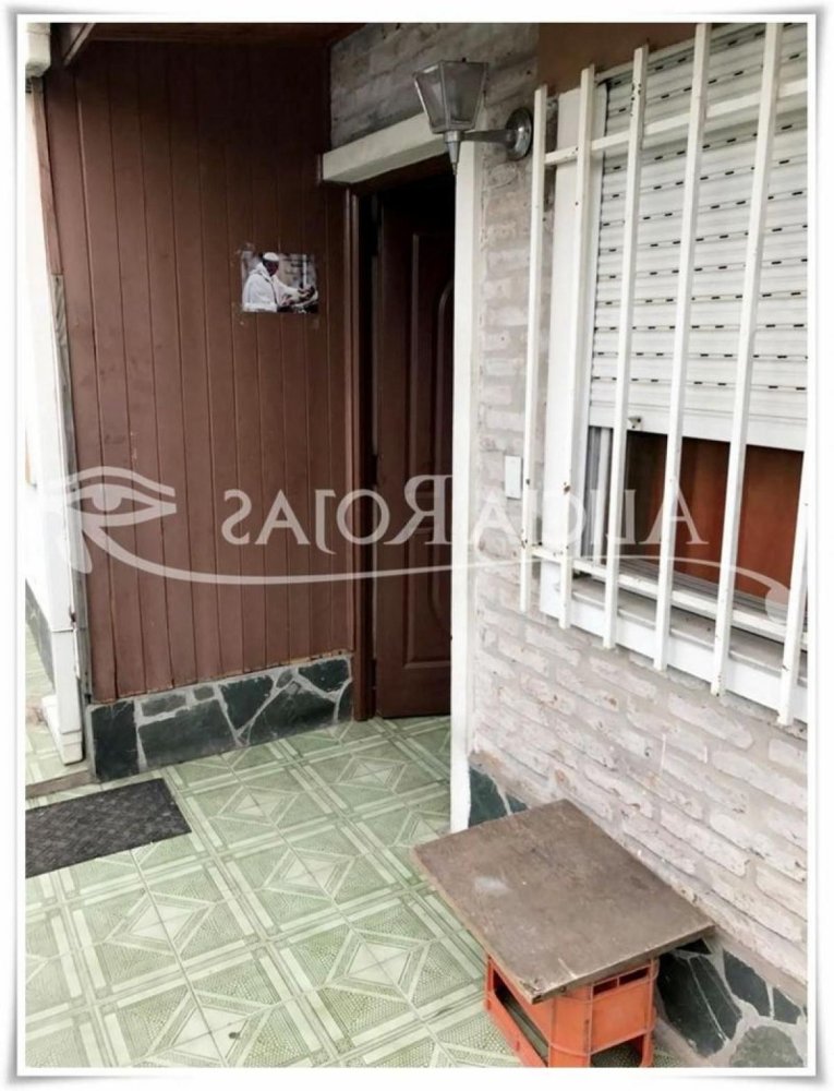 Дом с 2 спальнями в Урлингам, Аргентина № 102894