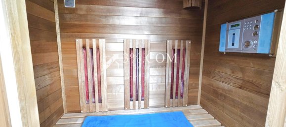 4 bedrooms Villa in Hem, France No. 157618 8