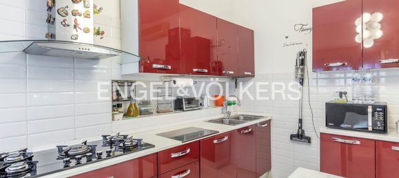 Квартира с 4 комнатами в Рим, Италия № 102934 17