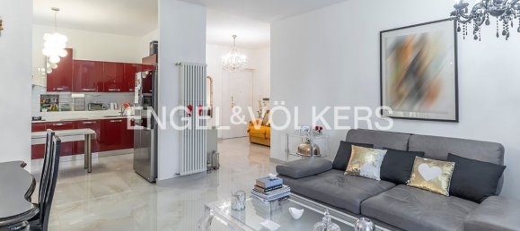 Квартира с 4 комнатами в Рим, Италия № 102934 2