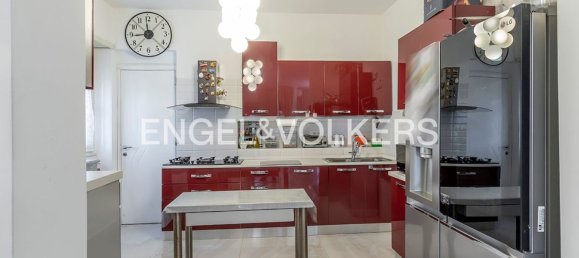 Квартира с 4 комнатами в Рим, Италия № 102934 15