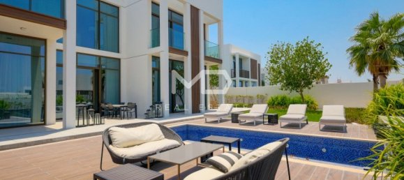 5 bedrooms Villa in Abu Dhabi, UAE No. 47601 20