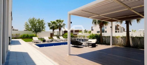 5 bedrooms Villa in Abu Dhabi, UAE No. 47601 18