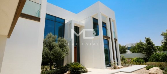 5 bedrooms Villa in Abu Dhabi, UAE No. 47601 27