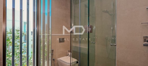 5 bedrooms Villa in Abu Dhabi, UAE No. 47601 14