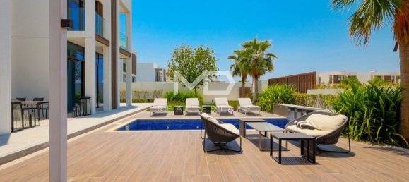 5 bedrooms Villa in Abu Dhabi, UAE No. 47601 19