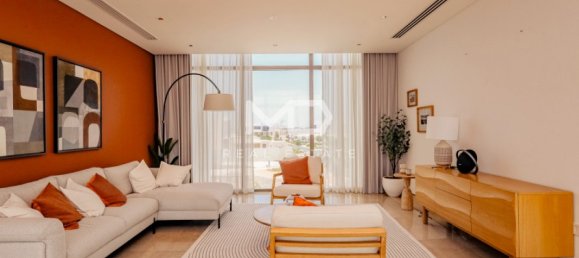 5 bedrooms Villa in Abu Dhabi, UAE No. 47601 50