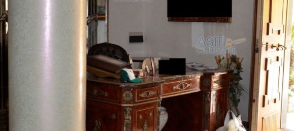 3 bedrooms House in Qualiano, Italy No. 341566 3