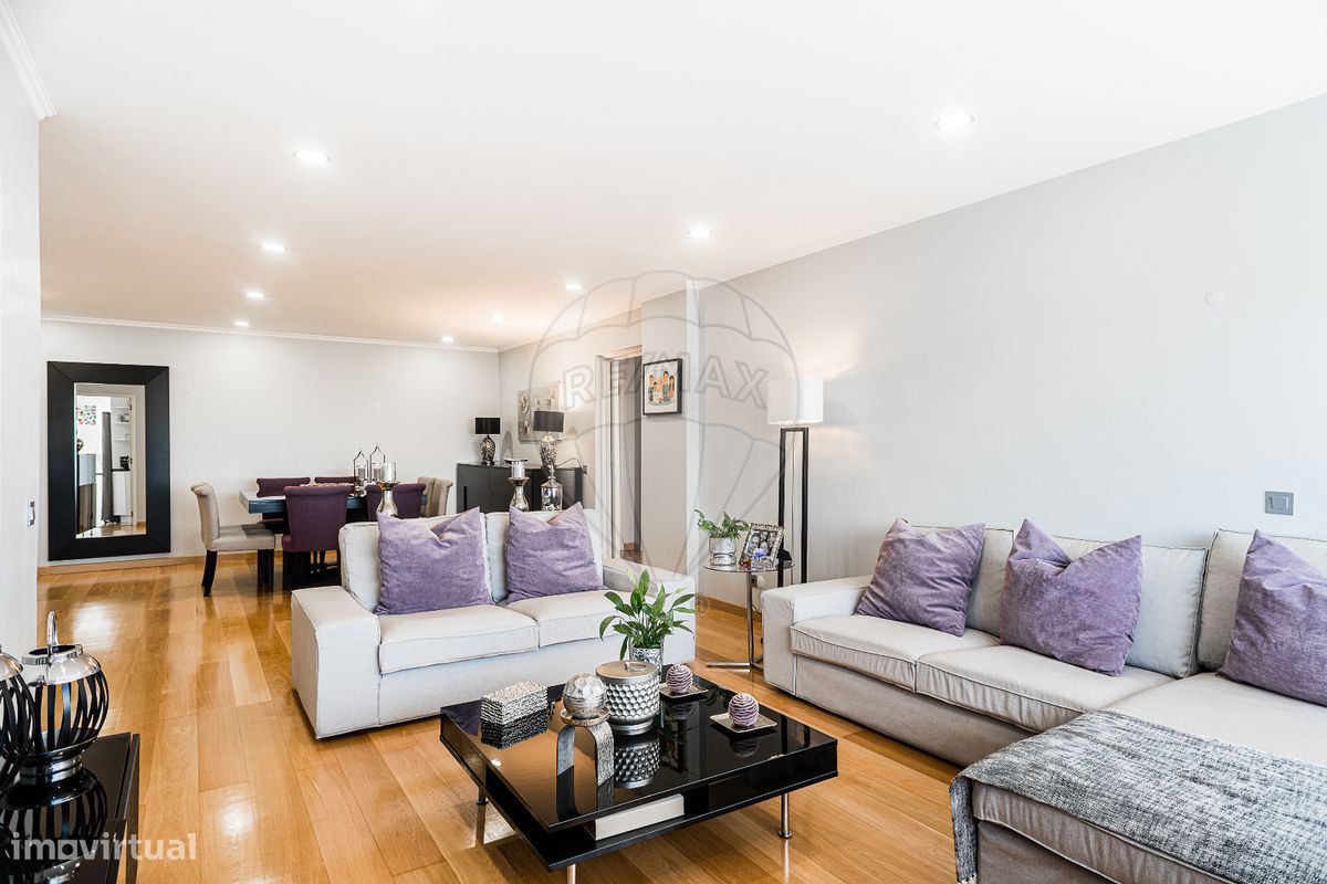 3 bedrooms Apartment in Lisbon, Portugal No. 143199