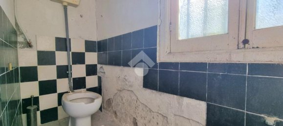 Склад с 2 комнатами в Генуя, Италия № 35800 2