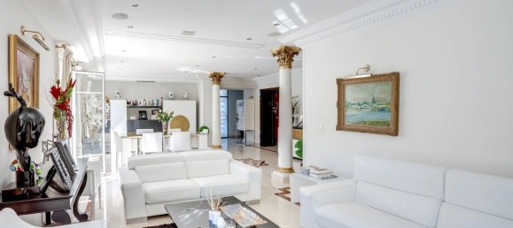 6 bedrooms Villa in Cannes, France No. 1943 4