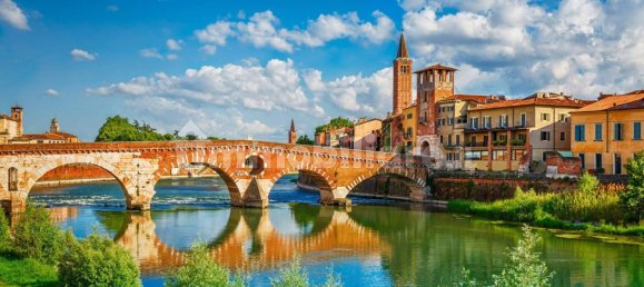 3 rooms Commercial property in Verona, Italy No. 221869 10