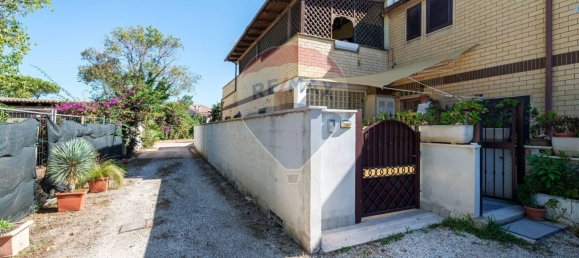 Квартира с 4 спальнями в Фьюмичино, Италия № 381920 24