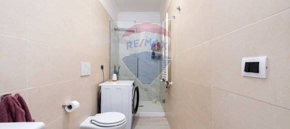 Квартира с 4 спальнями в Фьюмичино, Италия № 381920 12