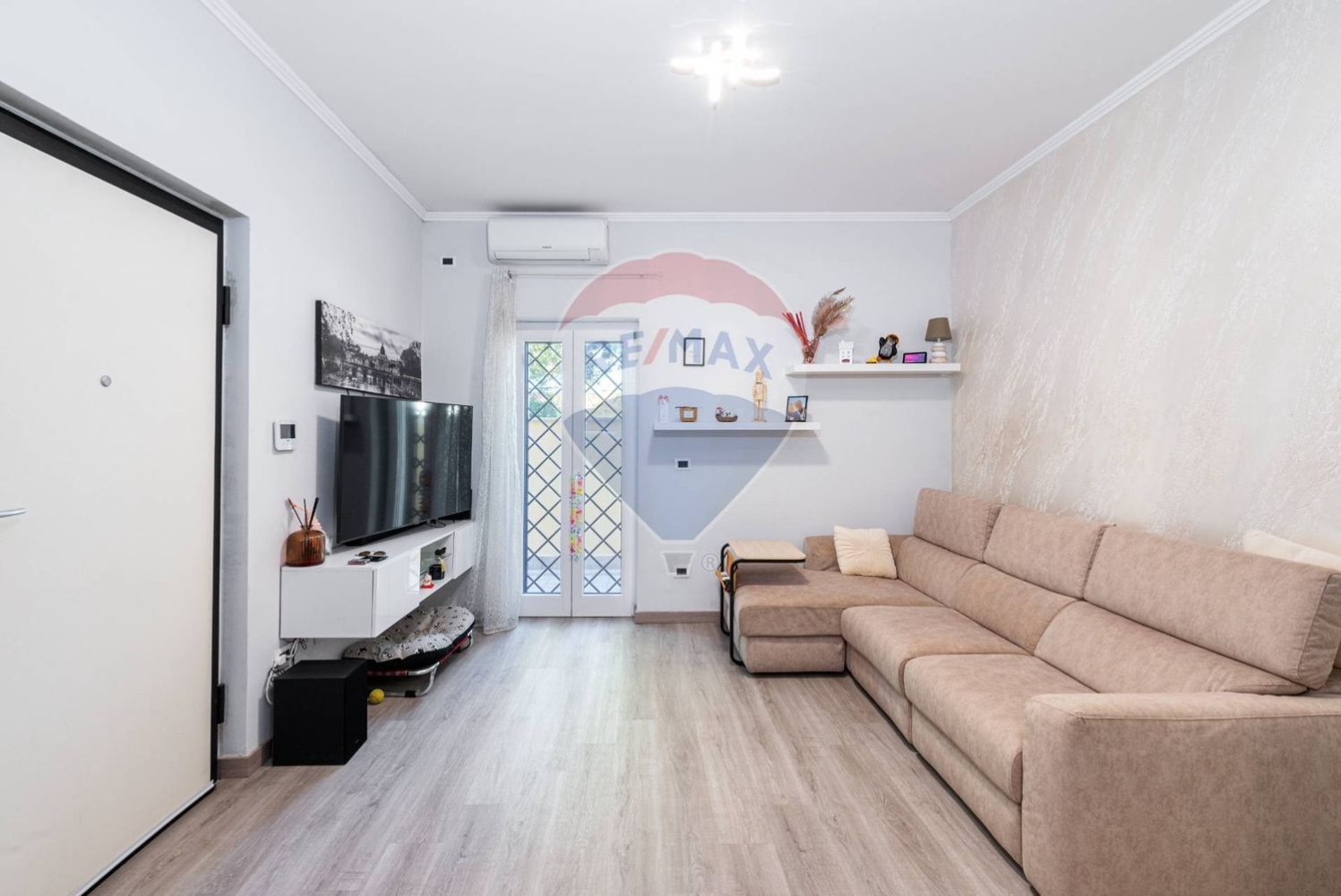 Квартира с 4 спальнями в Фьюмичино, Италия № 381920