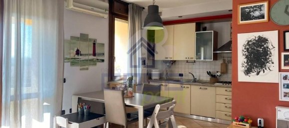 3 rooms Apartment in Gualtieri, Italy No. 35052 4