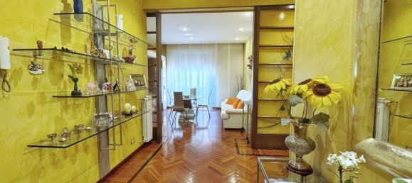 5 bedrooms Apartment in Florence, Italy No. 379045 46