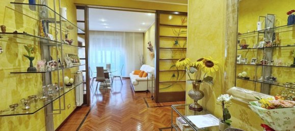 5 bedrooms Apartment in Florence, Italy No. 379045 45
