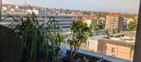 2 bedrooms Apartment in Turin, Italy No. 282832 3