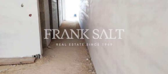 300m² Office in Attard, Malta No. 12258 2