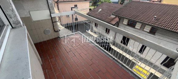 2 rooms Apartment in Limbiate, Italy No. 14713 5