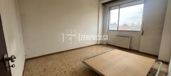 2 rooms Apartment in Limbiate, Italy No. 14713 17