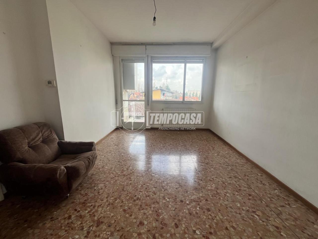 2 rooms Apartment in Limbiate, Italy No. 14713
