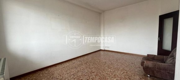 2 rooms Apartment in Limbiate, Italy No. 14713 18