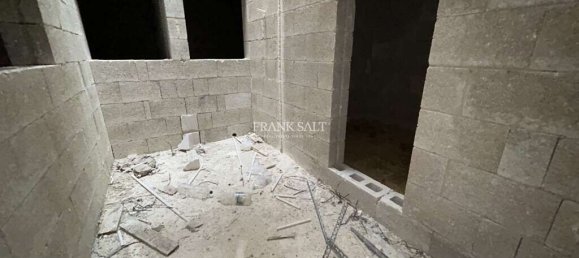 3 bedrooms Maisonette in Mosta, Malta No. 303 8