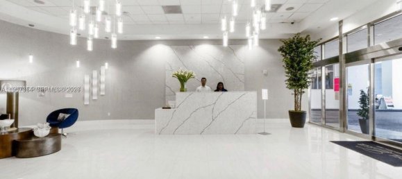1 Schlafzimmer Gewerbliche Immobilien in Miami, USA, Nr. 615945 8