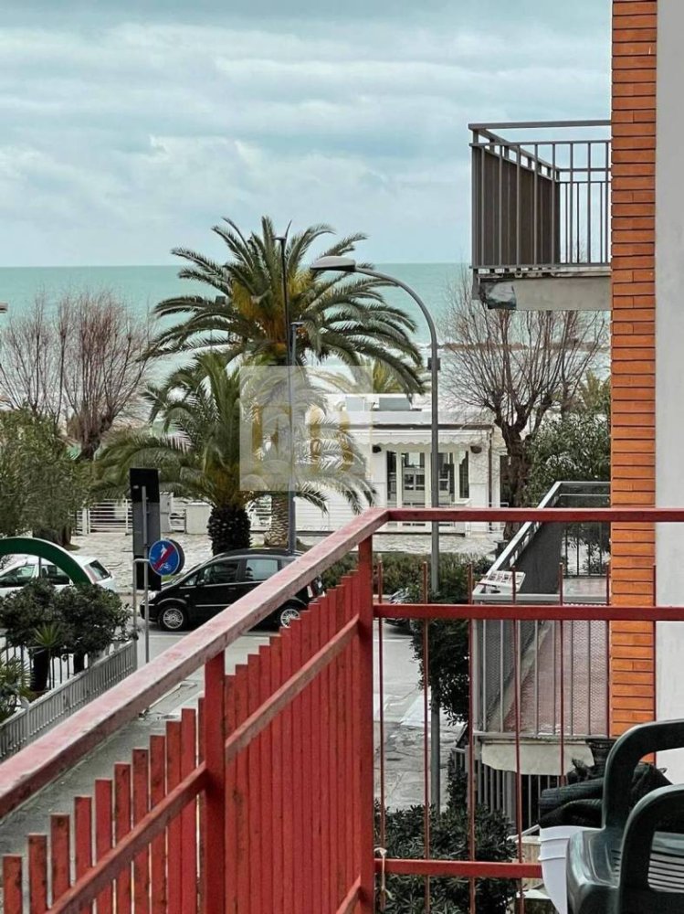 4 bedrooms Apartment in San Benedetto del Tronto, Italy No. 380424