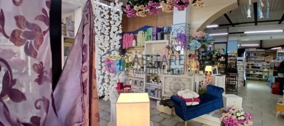 4 rooms Commercial property in Livorno, Italy No. 351309 10