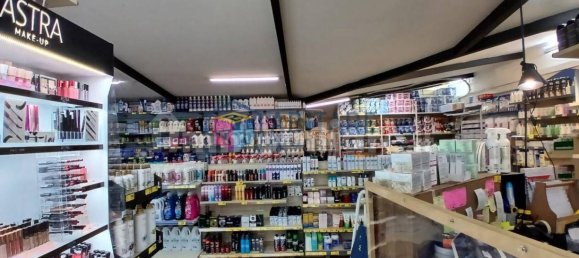 4 rooms Commercial property in Livorno, Italy No. 351309 5