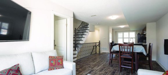 2 bedrooms House in Milton, Canada No. 372 10