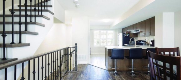 2 bedrooms House in Milton, Canada No. 372 4