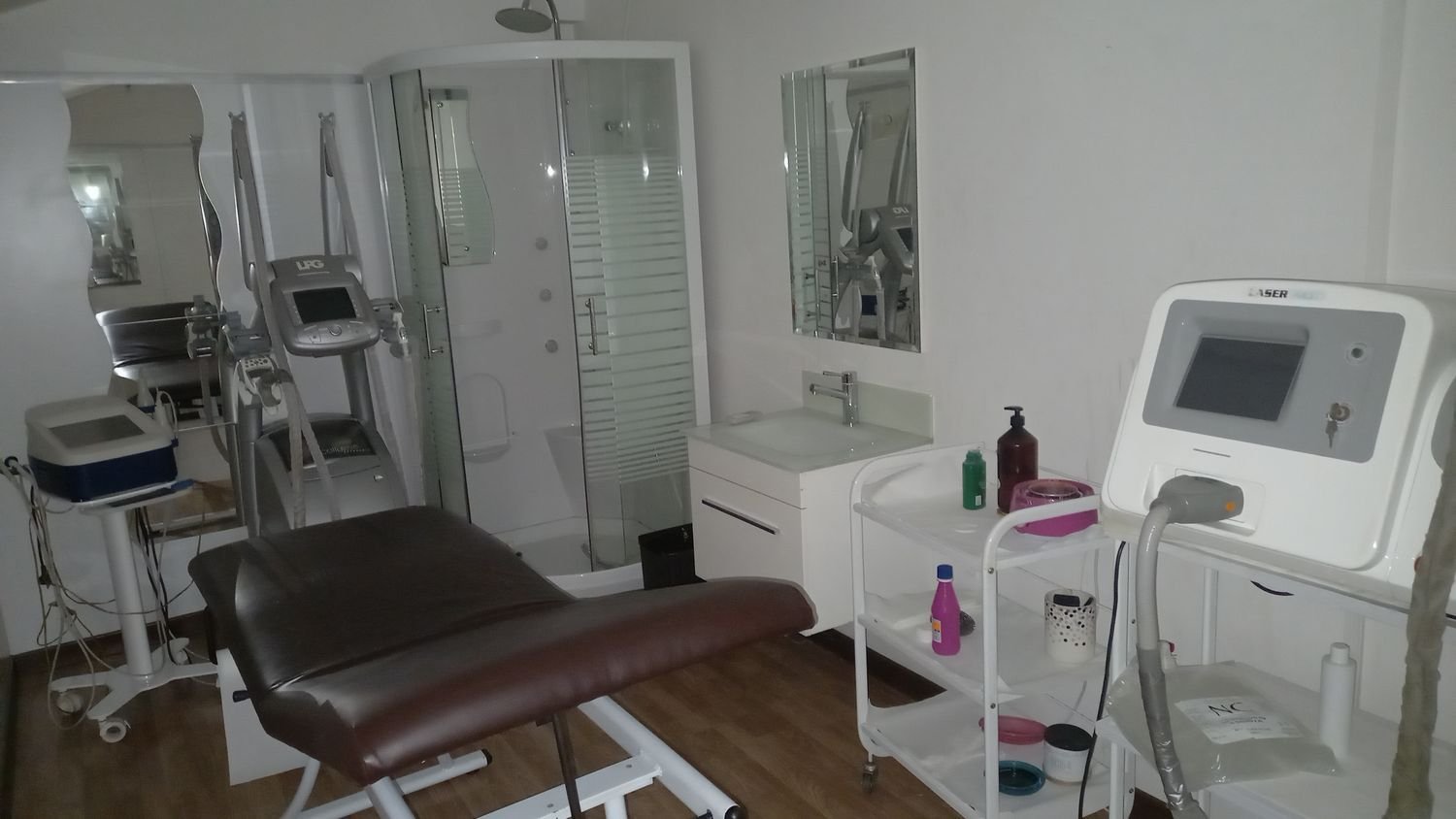 Propiedad comercial en Frascati, Italy 150 m² No. 205132