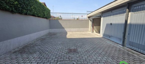 14m² Garage in Sordio, Italy No. 292438 5