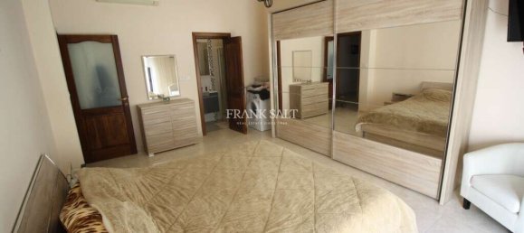 Apartamento de 3 dormitorios en Sliema, Malta No. 9990 10