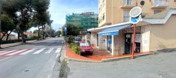 21m² Commercial property in Sanremo, Italy No. 212427 2