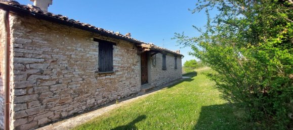 6 rooms House in Urbania, Italy No. 154849 2