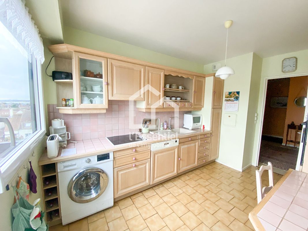 2 bedrooms Apartment in Verneuil-sur-Seine, France No. 162651