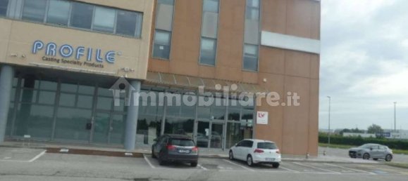 Büro in Vicenza, Italy 391m², Nr. 302611 2